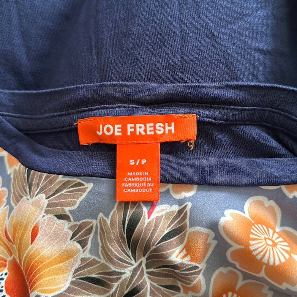 Joe Fresh Top size Small - Picture 3 of 5